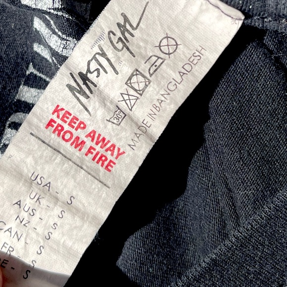 Nasty Gal Vintage Nirvana Graphic Smiley tee - Picture 3 of 4